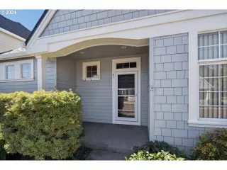 Photo #2: 24530948 Listing