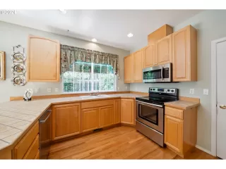 Photo #6: 24530948 Listing