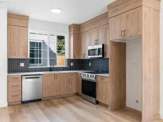 Photo #5: 24531024 Listing