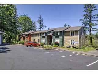 Photo #5: 24531068 Listing