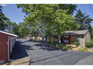 Photo #6: 24531068 Listing