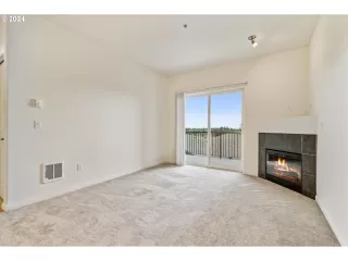 Photo #4: 24531528 Listing