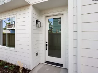 Photo #5: 24532125 Listing