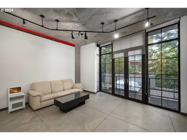 MLS: 24532784 Condo For Sale