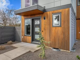 Photo #1: 24534932 Listing