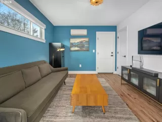 Photo #5: 24534932 Listing