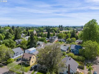 Photo #3: 24535142 Listing