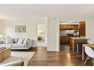 Photo #2: 24535710 Listing