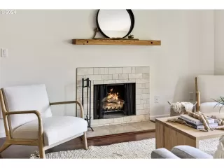 Photo #5: 24535710 Listing