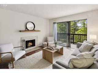 Photo #6: 24535710 Listing