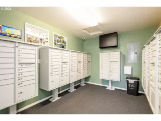 Photo #3: 24537031 Listing