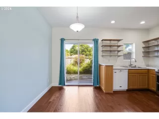 Photo #6: 24537611 Listing