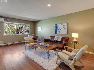 Photo #1: 24537614 Listing