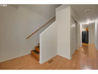 Photo #3: 24541071 Listing