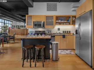 Photo #4: 24541141 Listing