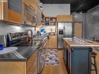 Photo #6: 24541141 Listing