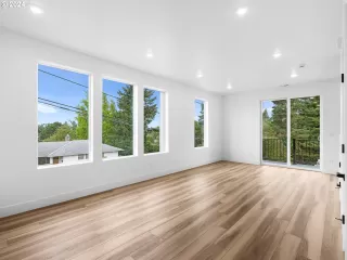 Photo #6: 24544143 Listing