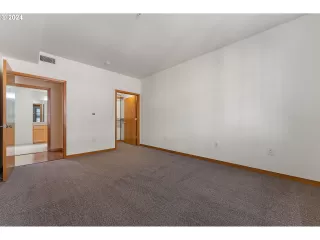 Photo #2: 24544263 Listing 