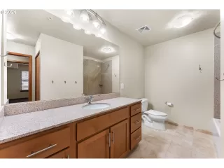 Photo #4: 24544263 Listing 