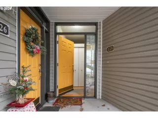 Photo #3: 24544939 Listing