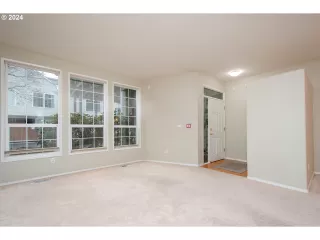 Photo #6: 24544939 Listing