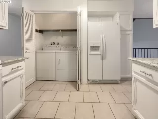 Photo #3: 24545350 Listing