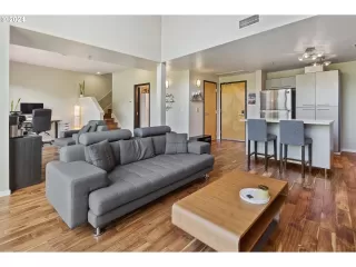 Photo #5: 24545514 Listing