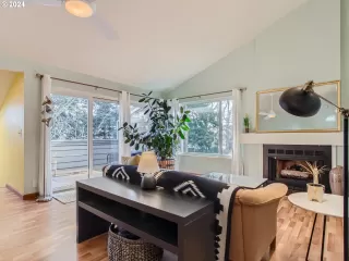 Photo #6: 24545599 Listing 