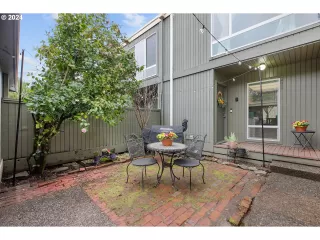 Photo #2: 24546923 Listing 