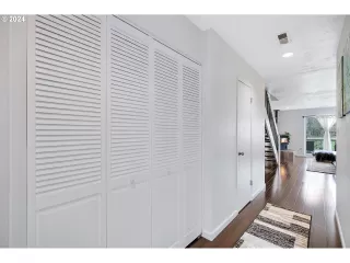 Photo #4: 24546923 Listing 