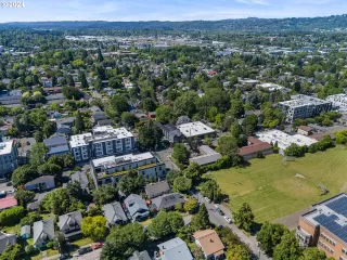 Photo #2: 24547040 Listing