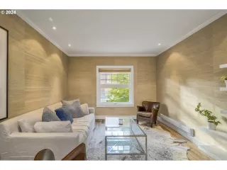 Photo #6: 24547592 Listing