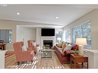 Photo #2: 24547914 Listing