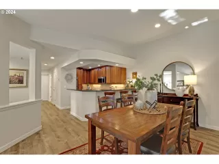 Photo #6: 24547914 Listing