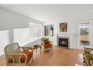 Photo #4: 24548355 Listing 