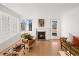 Photo #5: 24548355 Listing 