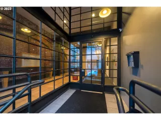 Photo #2: 24548553 Listing 