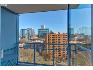 Photo #4: 24548618 Listing