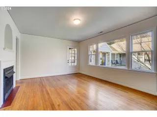 Photo #6: 24549346 Listing 