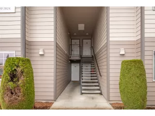 Photo #2: 24549599 Listing