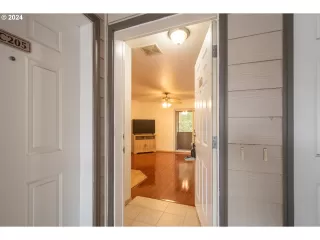 Photo #3: 24549599 Listing