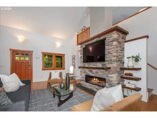 Photo #4: 24550267 Listing