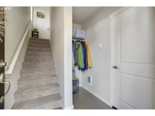 Photo #6: 24550316 Listing