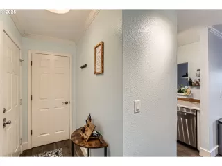 Photo #3: 245507934 Listing