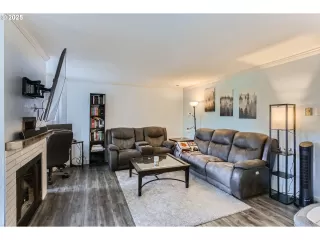 Photo #6: 245507934 Listing