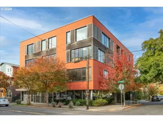 Click for more information on MLS # 24551284 : 2373 SE 44TH AVE 305 More Details about MLS # 24551284 : 2373 SE 44TH AVE 305