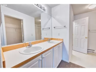 Photo #5: 24551770 Listing 