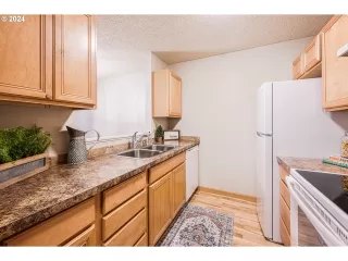 Photo #2: 24552624 Listing 