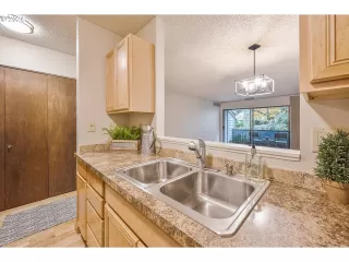 Photo #4: 24552624 Listing 