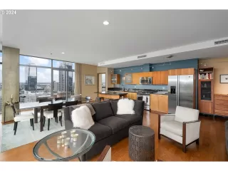 Photo #5: 24552783 Listing